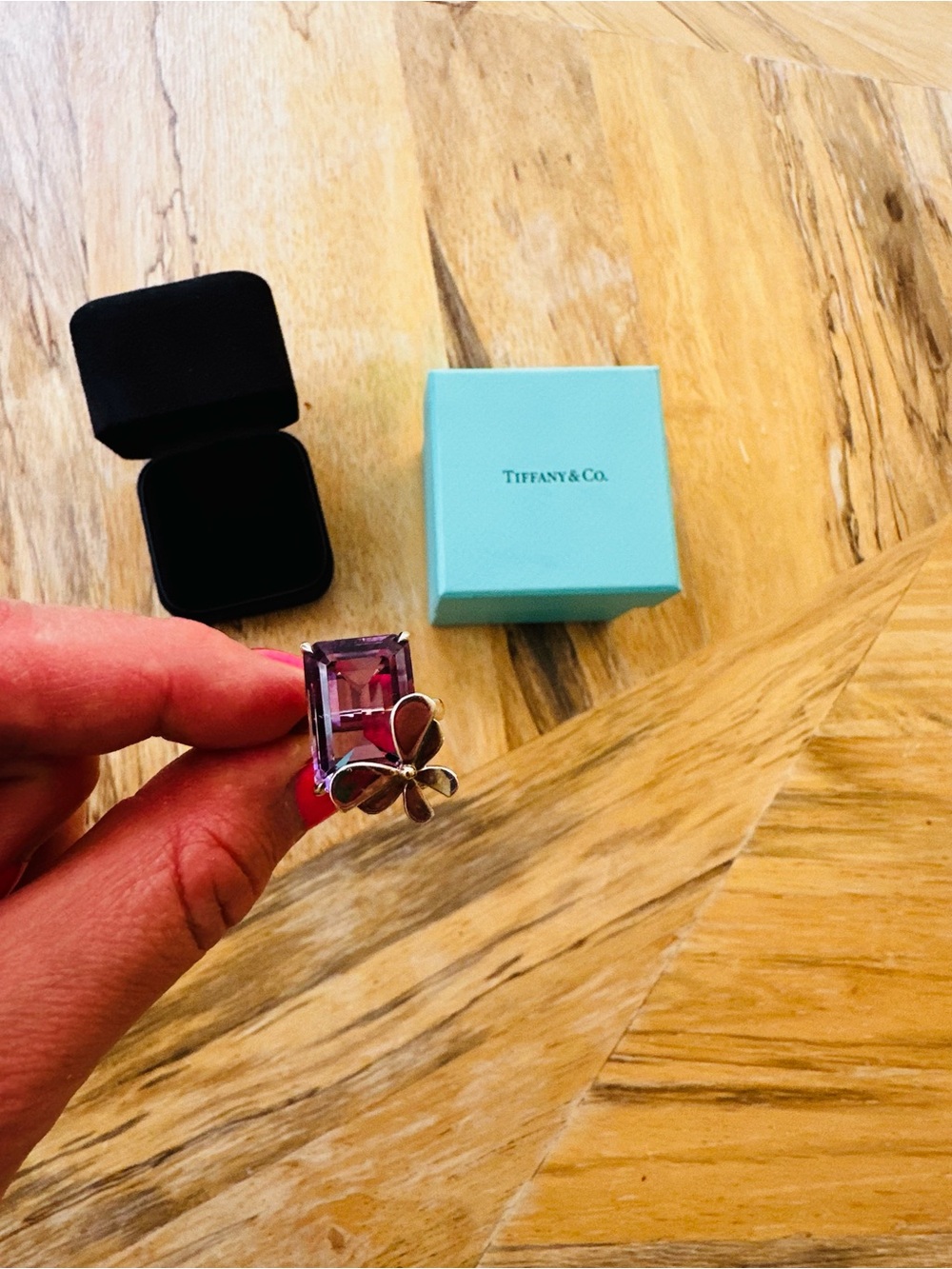 Tiffany & Co. Silver Ring with Blue-Purple Gem and Flower Accent - Picture 3 of 8